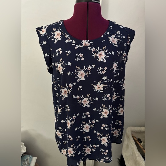 Pleione Tops - EUC Pleione Floral Navy Women's Top, Size M